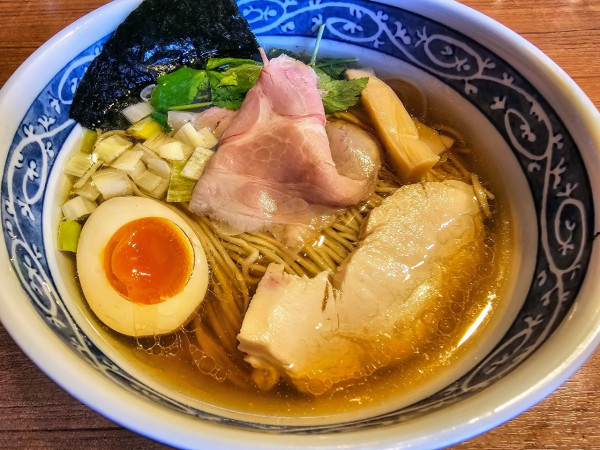 「煮干し白醤油そば」@寿製麺よしかわ 川越店の写真