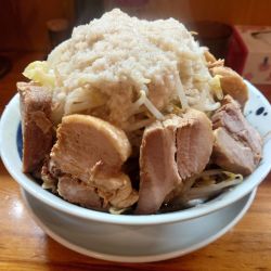 チャーシュー麺大盛り  全マシマシ
