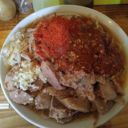 豚入りオロチョンラーメン中盛850円トッピング全部