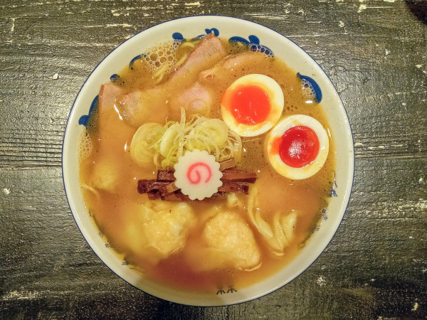 「味玉海老ワンタン麺並」@あいだや2の写真