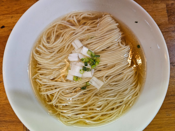 「かけ煮干し醤油」@麺栞 みかさの写真