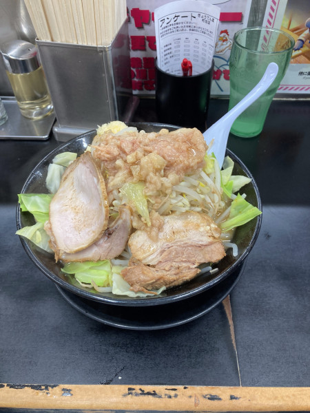 「ぎ郎300g 野菜マシ 焼きロースチャーシュー 計1290円」@らーめん ぎょうてん屋 町田店の写真