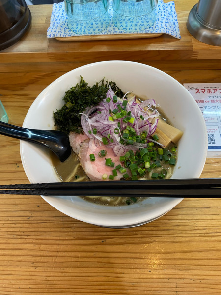 「ニボシ鶏白湯大盛」@鶏泡そば 草戸ベースの写真