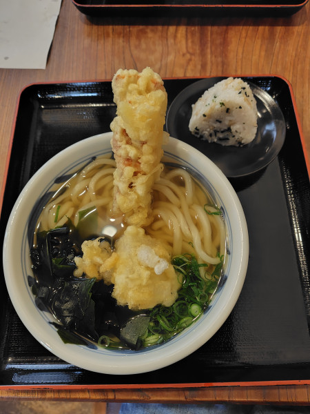 「わか竹900円、わかめおにぎり140円」@久松うどん はなしょうの写真