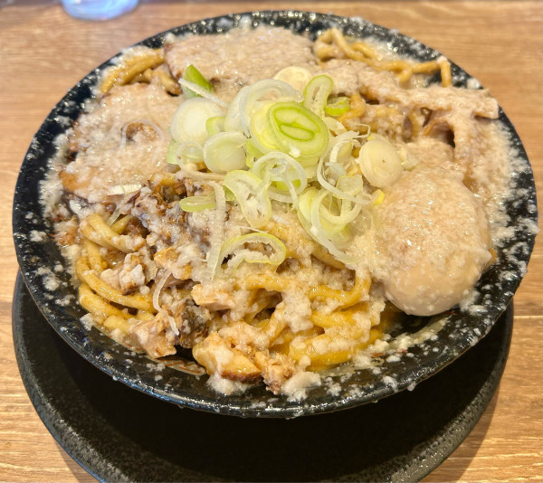 「爆盛油脂麺 1100円」@らーめん 平太周 吉祥寺店の写真