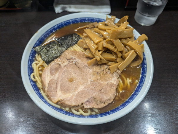 「ラーメン中＋メンマ（950円+350円）」@中華そば べんてんの写真