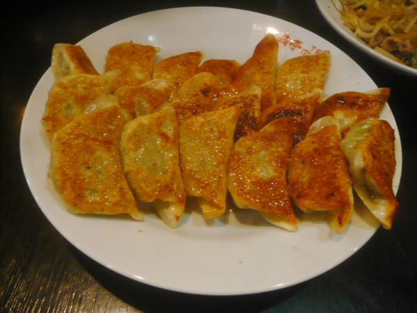 「餃子（三人前分）」@日満亭の写真