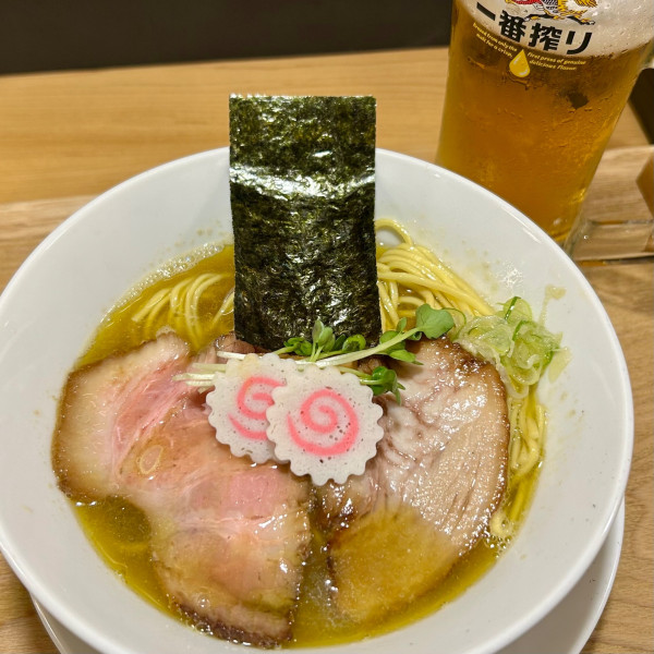 「あっさりラーメン＋生ビール」@中華そば ナルトの写真