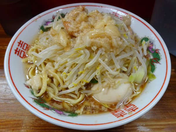 「ラーメン（900円）＋煮たまご（100円）全部＋ポン酢」@ザ・ラーメンスモールアックスの写真