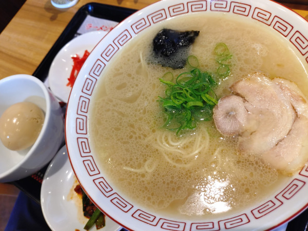 「博多ラーメン健太、替玉」@らあめん花月嵐 刈谷駅前店の写真