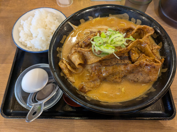 「炙り豚バラ百年マルキン味噌ラーメン」@マルキン本舗 東松山店の写真