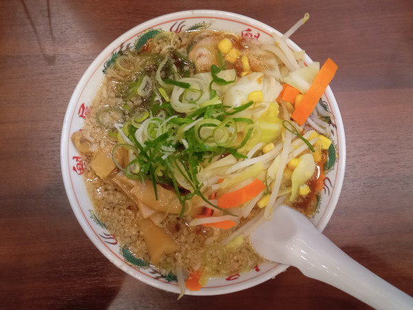 「京都背脂醤油ラーメン(並)+野菜」@ラーメン魁力屋 渋谷宮益坂店の写真