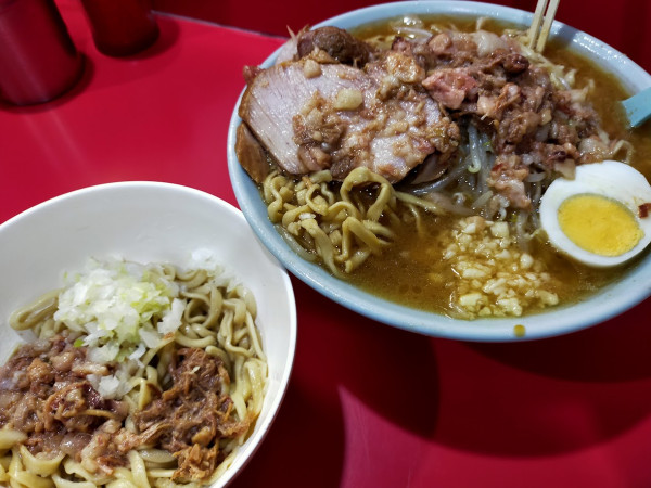 「ラーメン・白100g（ちょい脂・にんにく少）」@ラーメン富士丸 明治通り都電梶原店の写真