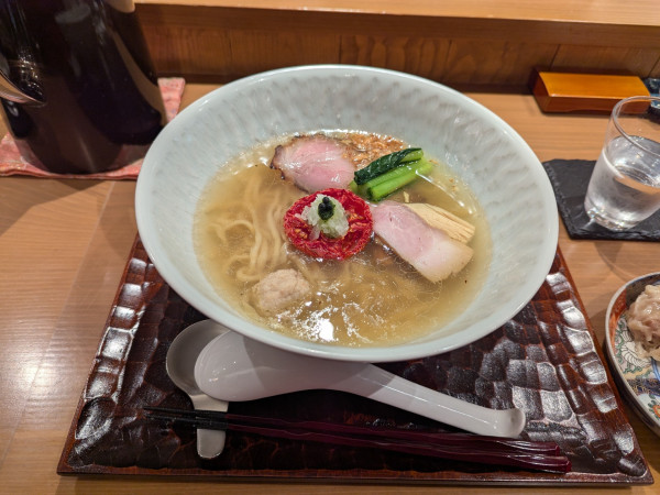 「塩そば（手もみ麺）」@饗 くろ㐂の写真
