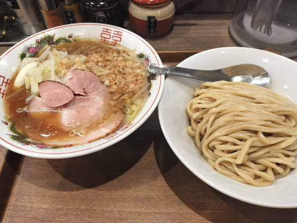 「豚煮干つけめん＋野菜マシ＋大盛り」@つけめんTETSU 阪急三番街店の写真