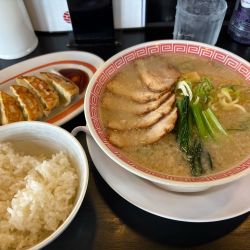 【期間限定】塩とんこつらーめん、餃子ライスセット1090円