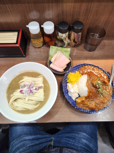 「濃厚煮干ソバとスパイスカレー」@Noodle&Spice curry 今日の1番の写真