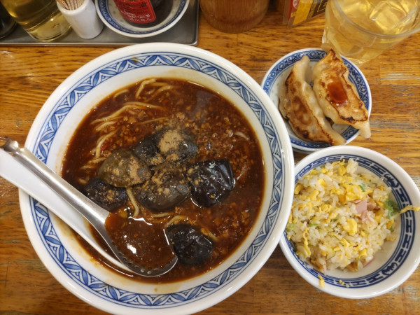 「麻婆茄子麺 (週替りのランチセット) 1070円」@中国ラーメン 揚州商人 目黒本店の写真
