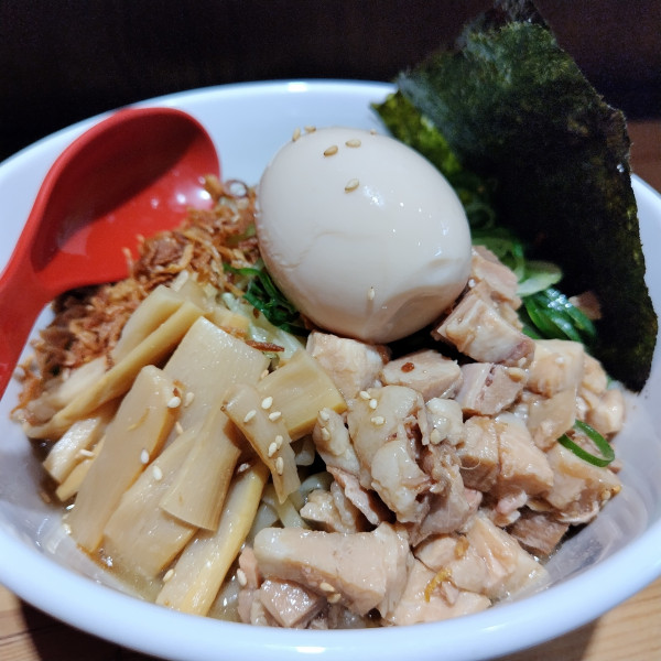 「鶏まぜそば　中盛　1050円」@らぁ麺 ちり葉の写真