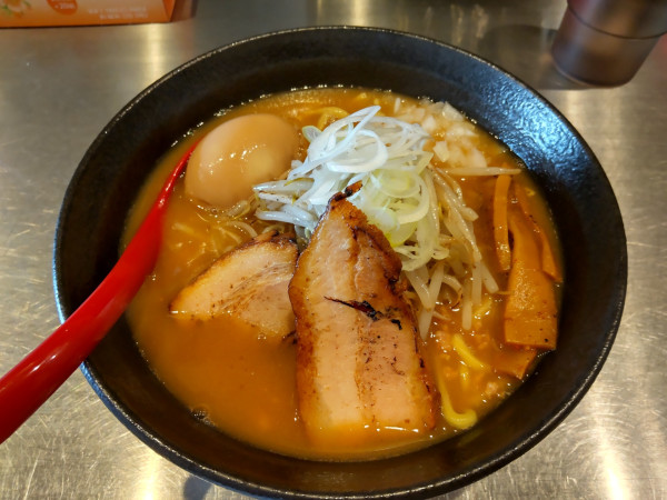 「味噌らぉ麺＋味玉」@らぁ麺 ようざんの写真