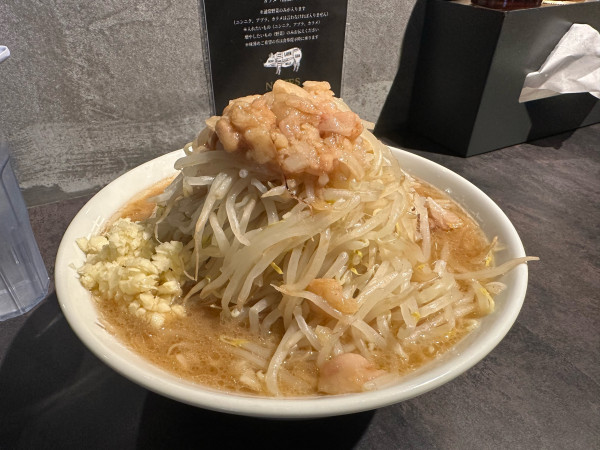 「ラーメン（300g豚2枚）」@Hi-Fat Noodle BUTCHER’Sの写真