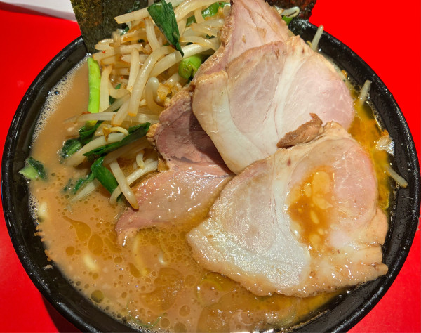 「チャーシュー麺　ニラモヤシトッピ」@厚木家の写真