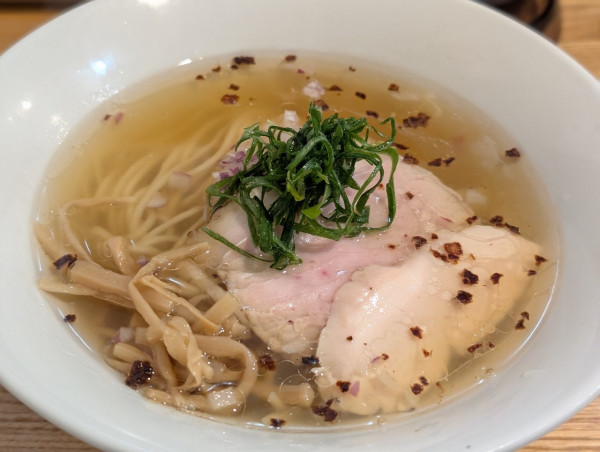 「塩らーめん」@RAMEN TOMOの写真