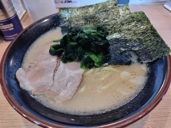 「豚骨醤油らあめん〈並〉　※かため」@とんこつ家ZUN 安曇野店の写真