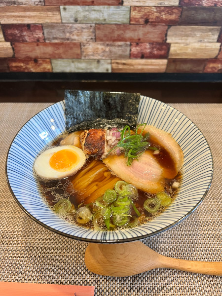 「らー麺 しょうゆ」@玄米と麺 ワタナベの写真