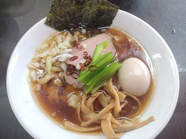 「醤油ラーメン」@自家製手打ち麺 禿の写真