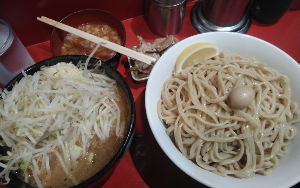 「つけ麺¥1100 脂生卵¥80 ほぐし豚¥50」@麺屋HEROの写真
