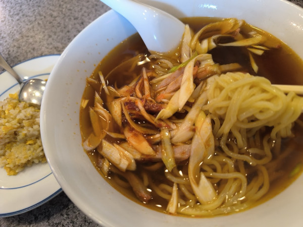 「サービスランチ ネギ油メンと半チャーハン(800)」@鳳誠閣の写真