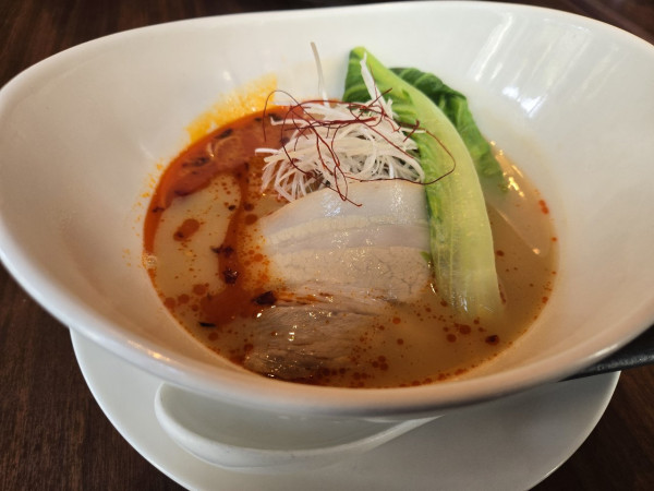 「辛味豚骨ラーメン」@金色不如帰の写真