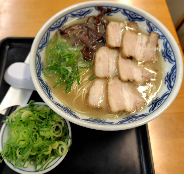 「チャーシュー麺 800円 替玉 90円」@由丸製麺所の写真