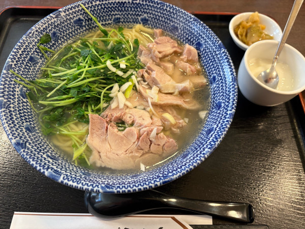 「豆苗と鶏肉のラーメン（Ｂランチ）」@姜太公 曙橋店の写真