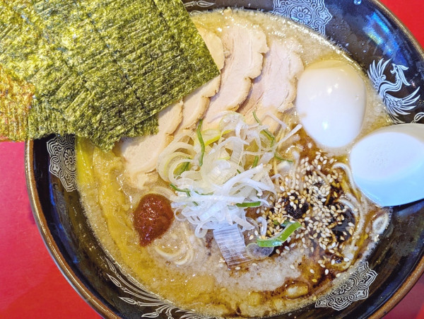 「特製豚骨」@らーめん・つけめん こてんぱんの写真