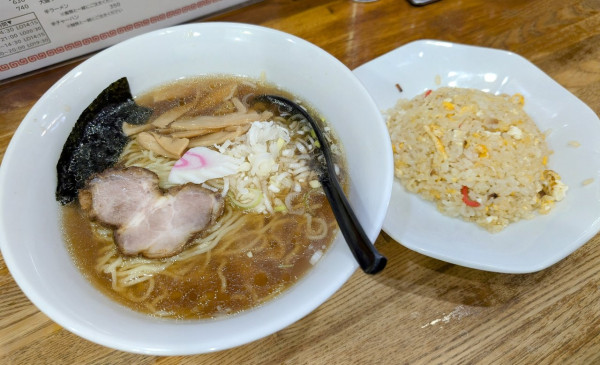 「ラーメン+半チャーハン940円」@甲州屋の写真