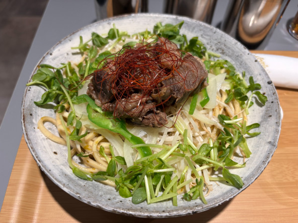 「和牛肩ロースと牛スジ煮ゆずコショウまぜ麺」@TAKASHIMAの写真