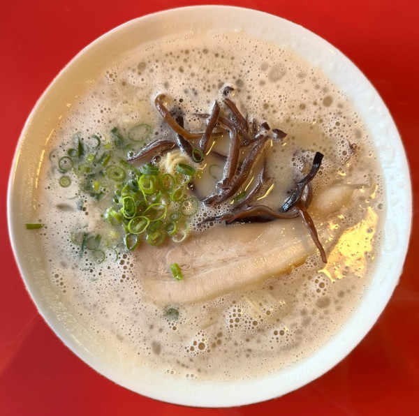 「長浜ラーメン（ふつうめん）」@長浜ラーメン 松吉の写真