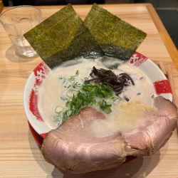 白豚骨850円替え玉2杯 1杯は無料 110円