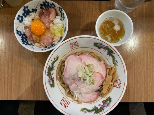 「油そば、チャーシュー玉子かけご飯トリュフ風味」@MENクライの写真