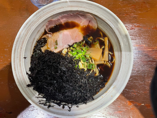 「黒醤油鶴見BLACK¥890 岩のり¥170」@信楽茶屋 横浜鶴見本店の写真