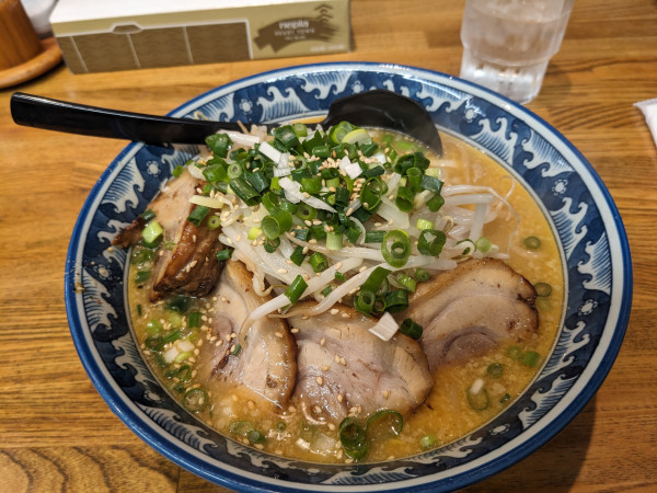 「石臼ちゃあしゅう+野菜大盛」@らぁめん みそ家の写真