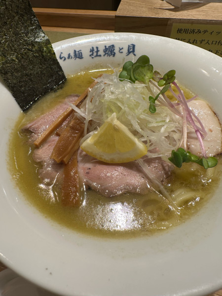 「濃厚牡蠣らぁ麺1080円」@らぁ麺 牡蠣と貝の写真