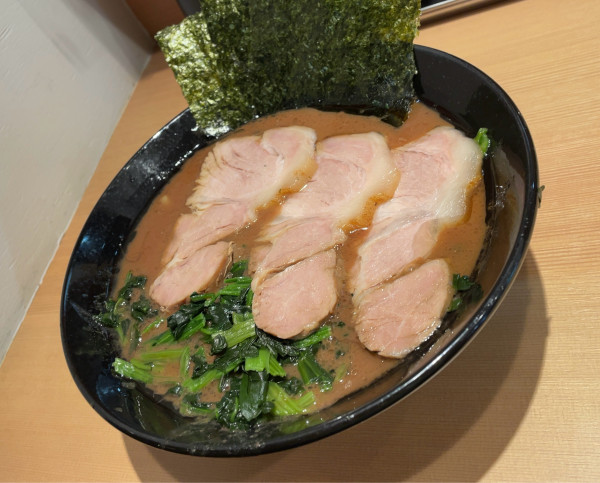 「ラーメン 並＋チャーシュー2枚」@ます家の写真