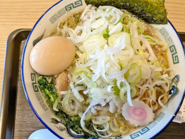 「ニラねぎらーめん＋味玉」@舎鈴 亀戸駅東口店の写真