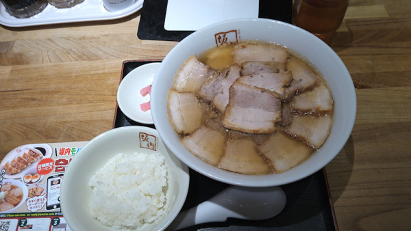 「焼豚らーめん」@喜多方ラーメン坂内 新宿パークタワー店の写真