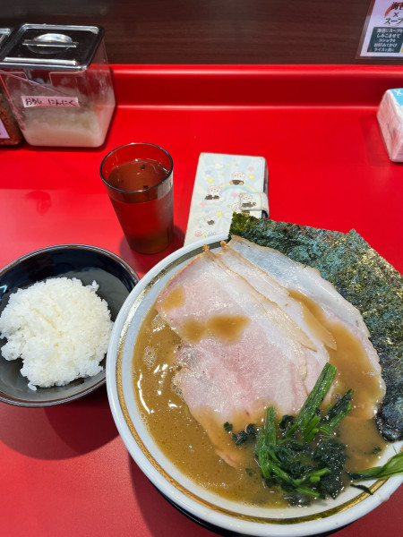 「チャーシュー麺、半ライス」@家系ラーメン 近江道家の写真