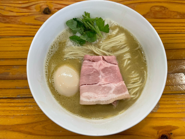 「牡蠣白湯(¥1,200) 味玉(¥100)」@まほろばの写真