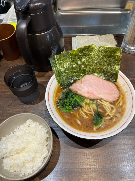 「並850円、海苔100円、ライス100円」@横浜家系ラーメン つき家の写真